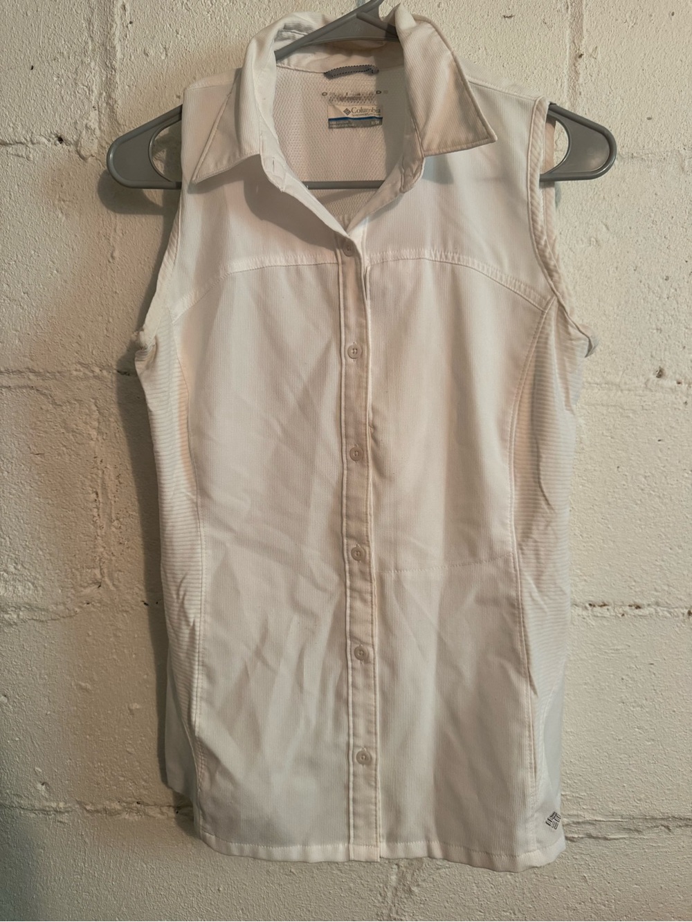 Columbia White Sleeveless Button-Up Vest